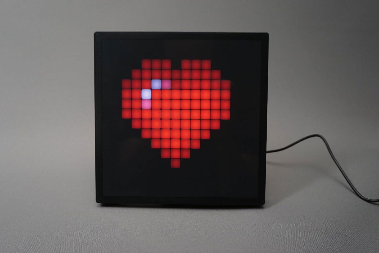 LED Pixel Art Display Desktop Screen - Vivid Setups