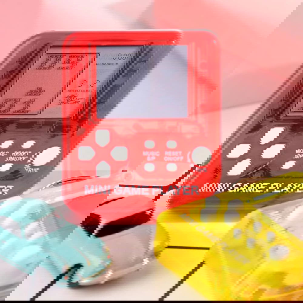 Pocket Micro Retro Game Console Keychain With 26 Games - Vivid Setups